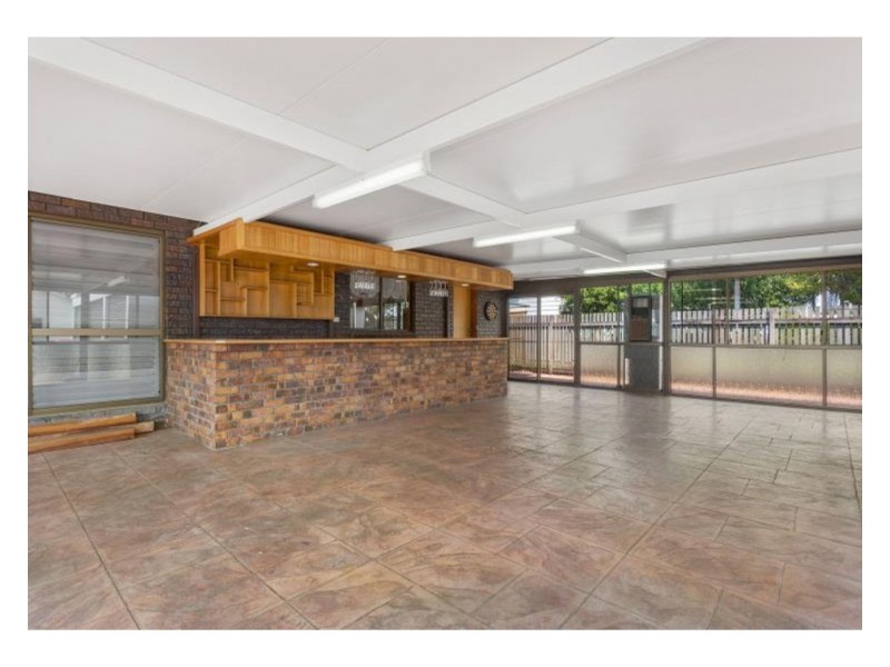 17 Hollingsworth Street, Kawana QLD 4701